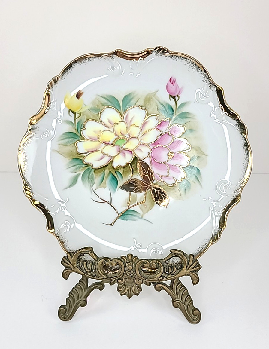Vtg  Hand Painted Floral roses gold trim wall decor 8\