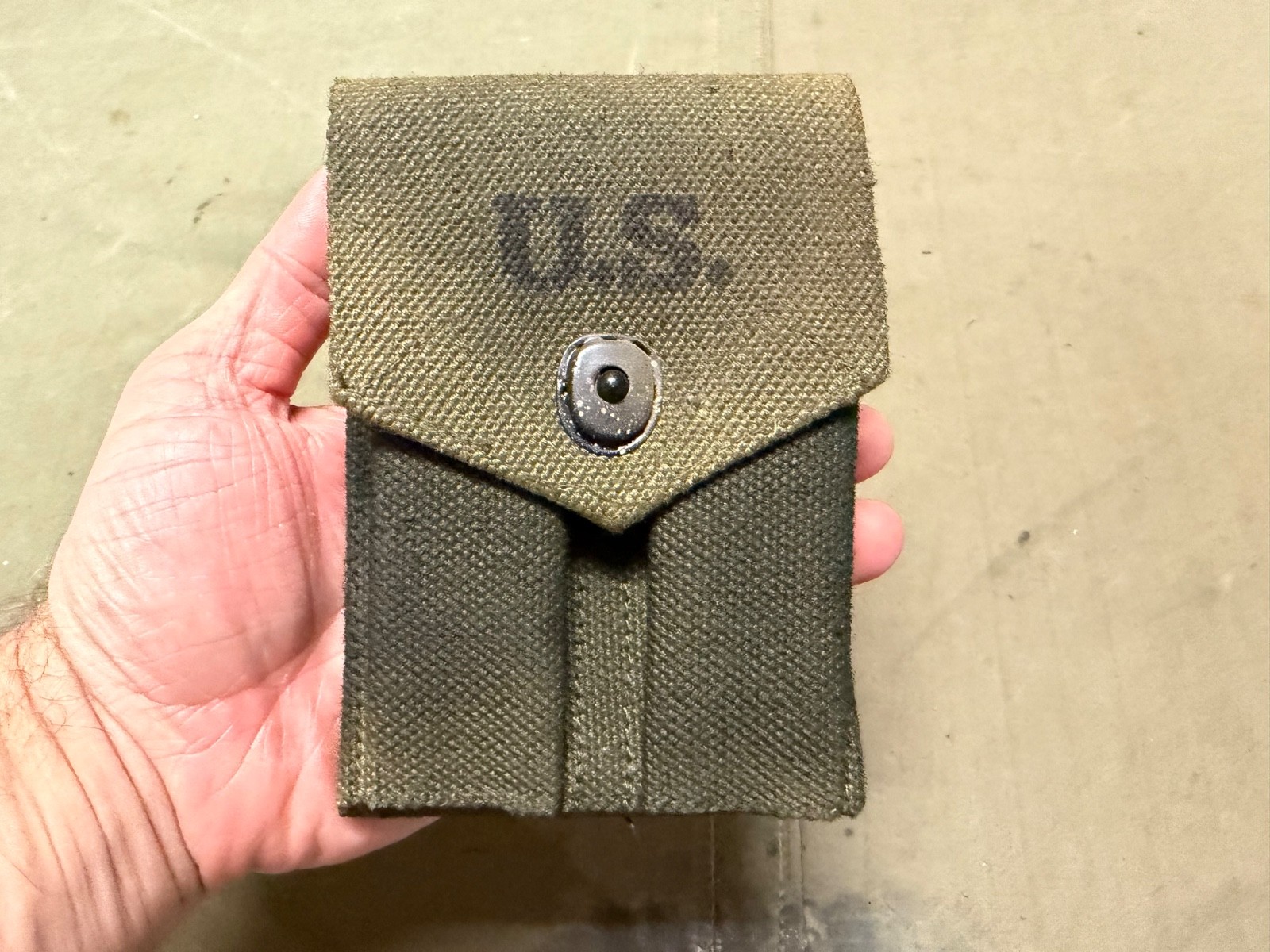 WWII US ARMY M1911 M1911M1942 .45 PISTOL AMMO POUCH- AGED WEATHERED FOR FILM USE