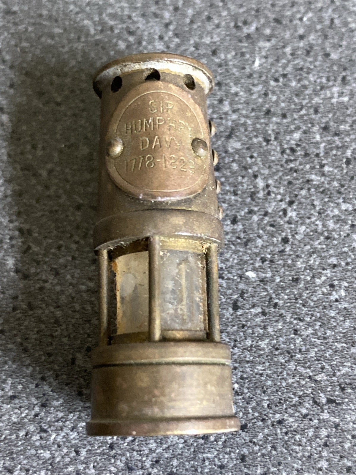 VINTAGE SIR HUMPHRY DAVY 1778-1829 MINIATURE BRASS MINERS SAFETY LAMP