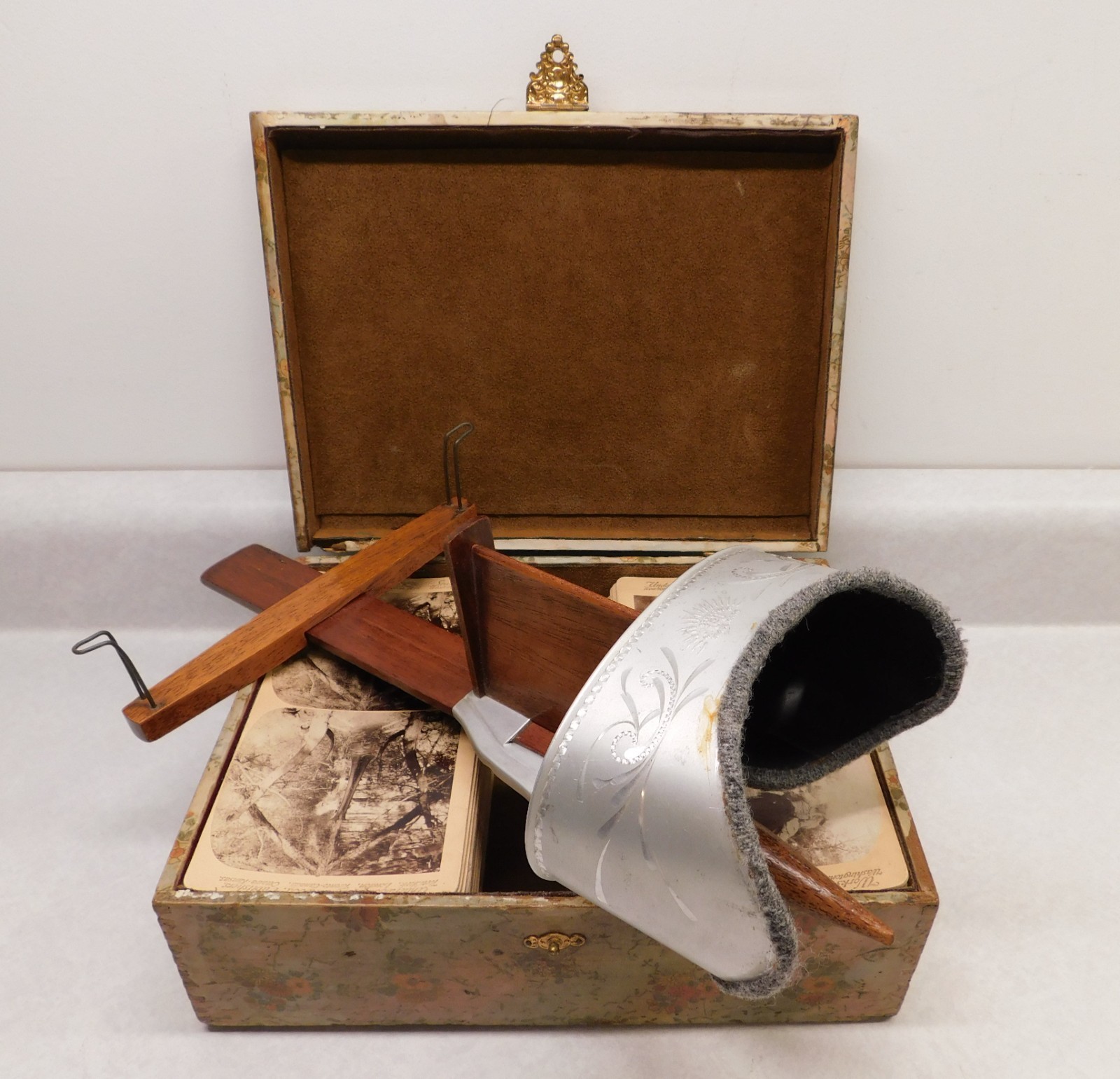 Antique 1901 Underwood & Underwood Sun Sculpture Stereoscope Viewer & 85 Cards