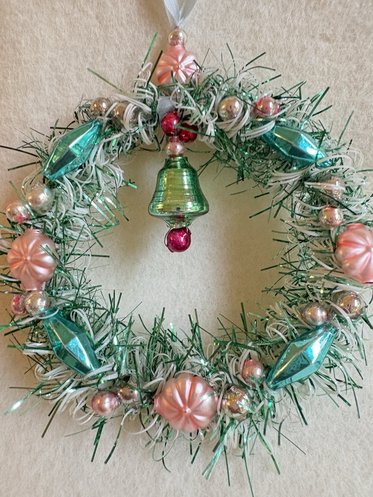 Lovely Vintage 4” Tinsel Christmas Wreath Sparkling Mercury Glass Beads (401)