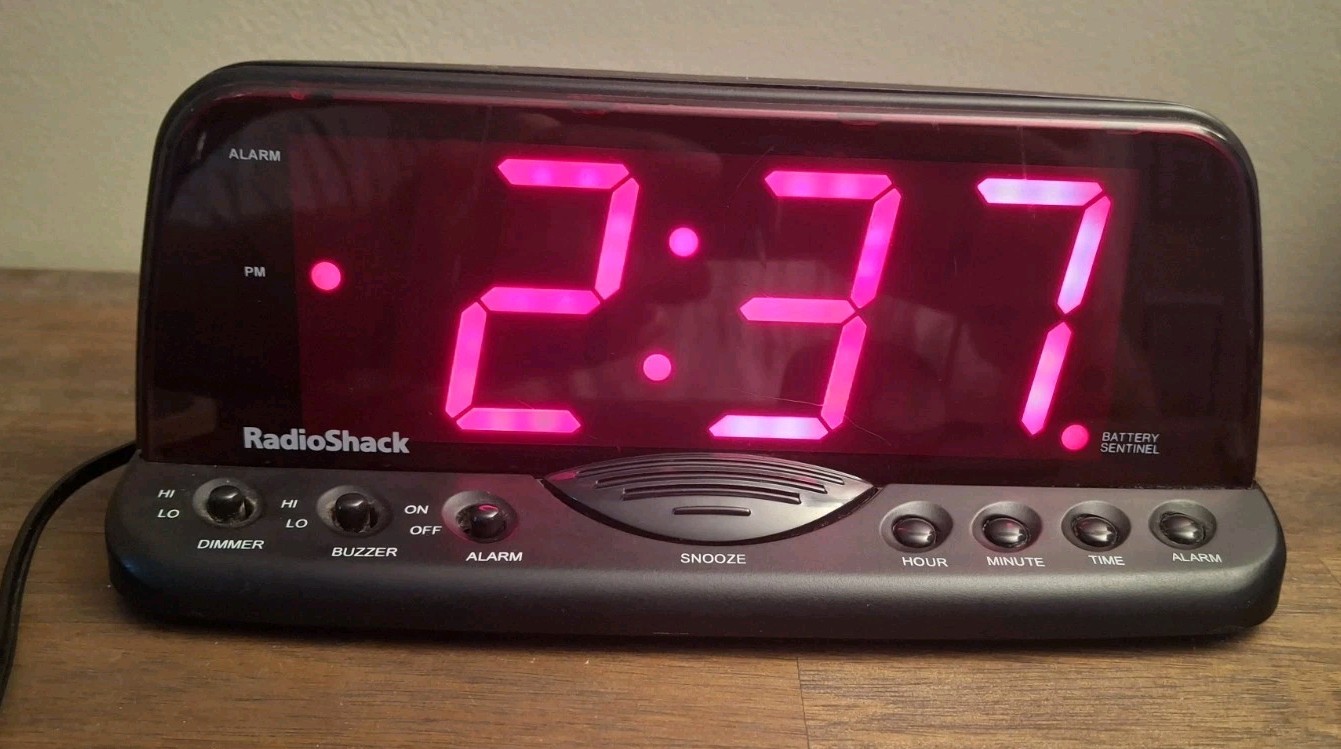 Vintage RadioShack 63-960 Extra Loud Alarm Clock Red LED Display Works