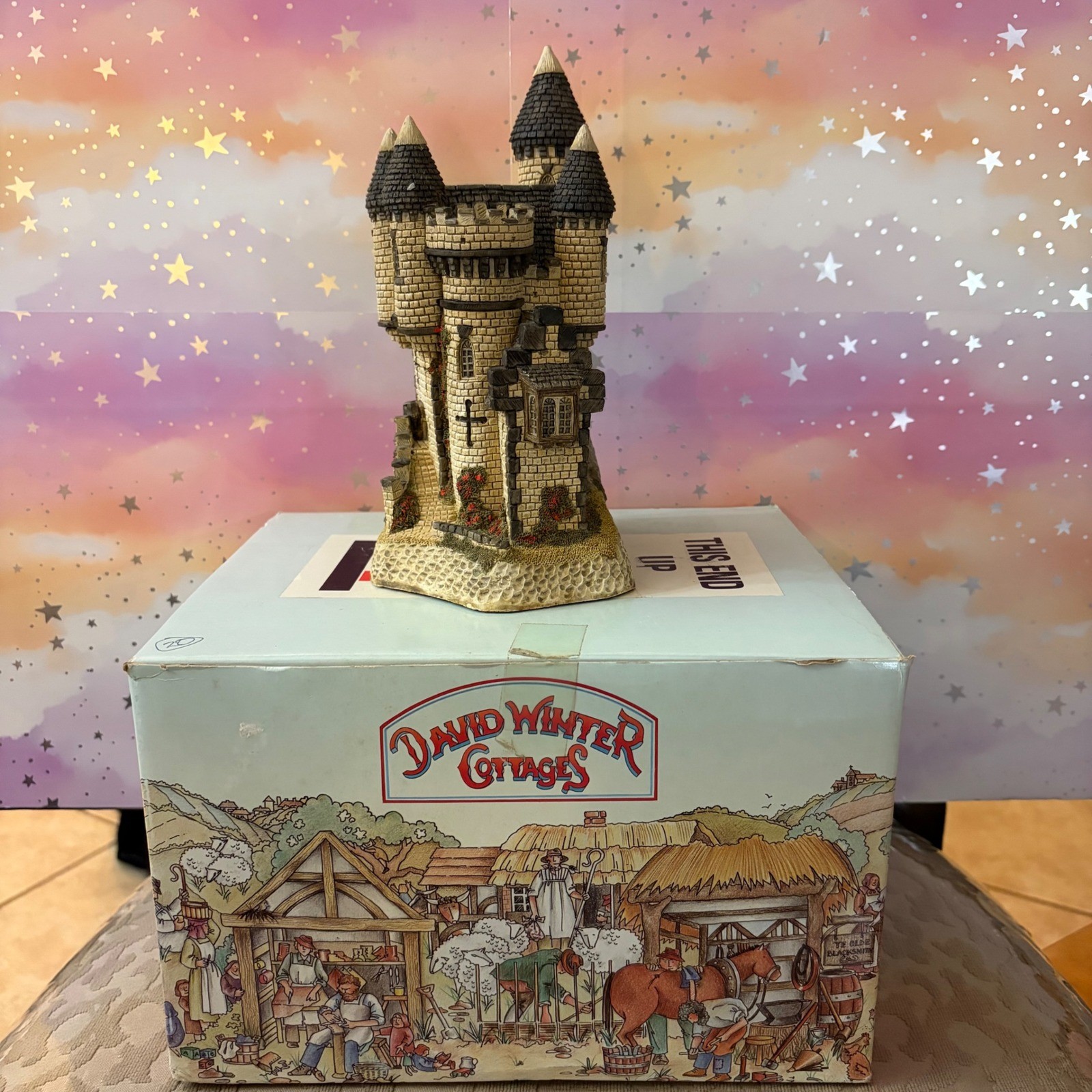 David Winter Macbeth\'s Castle 1988 Scottish Collection Vintage Figurine with Box