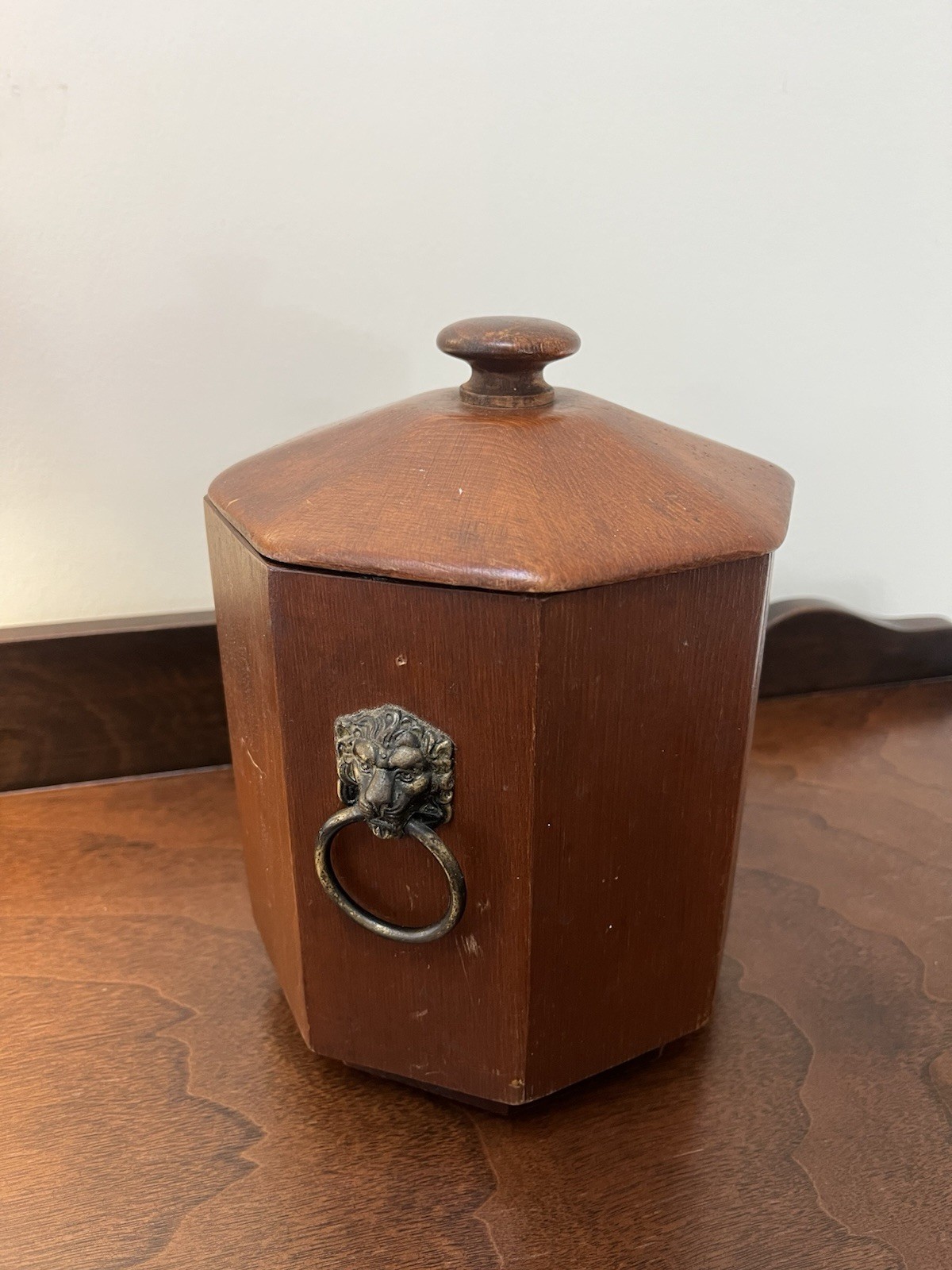 Vintage Carved Lions Head Handles Octagonal Wood Wooden Shaped Box Humidor MCM