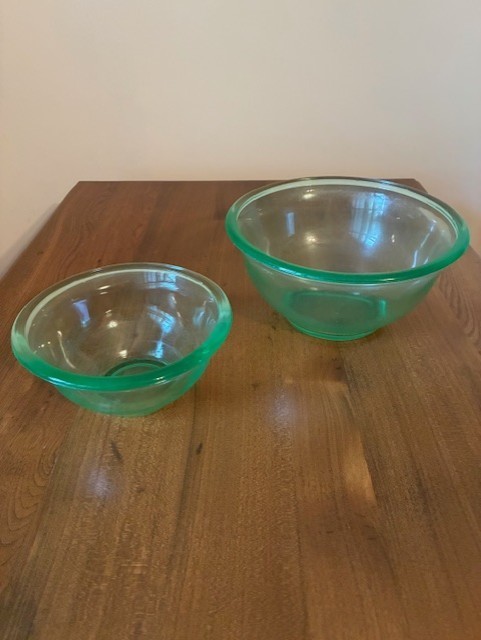VINTAGE GREEN VASELINE GLASS NESTING BOWLS 2 Mixing Bowls