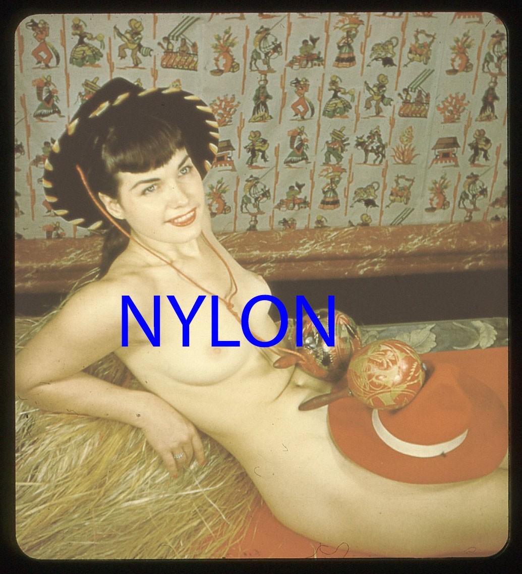 RARE VINTAGE 1950s 3-D STEREO COLOR SLIDE OF A NUDE BETTIE PAGE