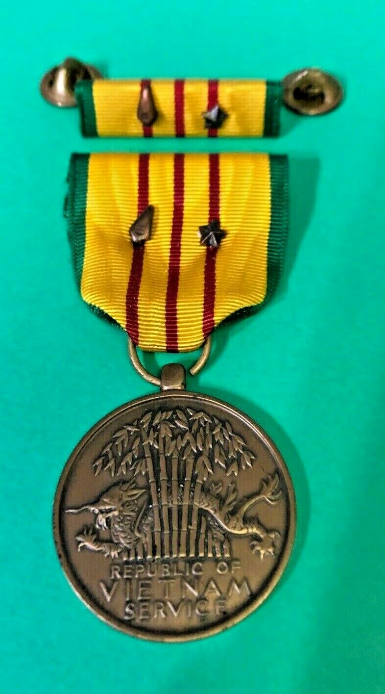 1969 REPUBLIC OF VIETNAM SERVICE MEDAL 1 BATTLE STAR 1 ARROWHEAD DEVICE / BOX