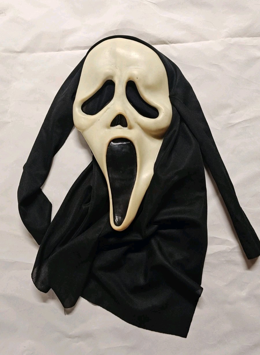 Fun World Div Gen 2 Vintage Ghostface Mask Mid 90's Scream Polyester Vanilla 