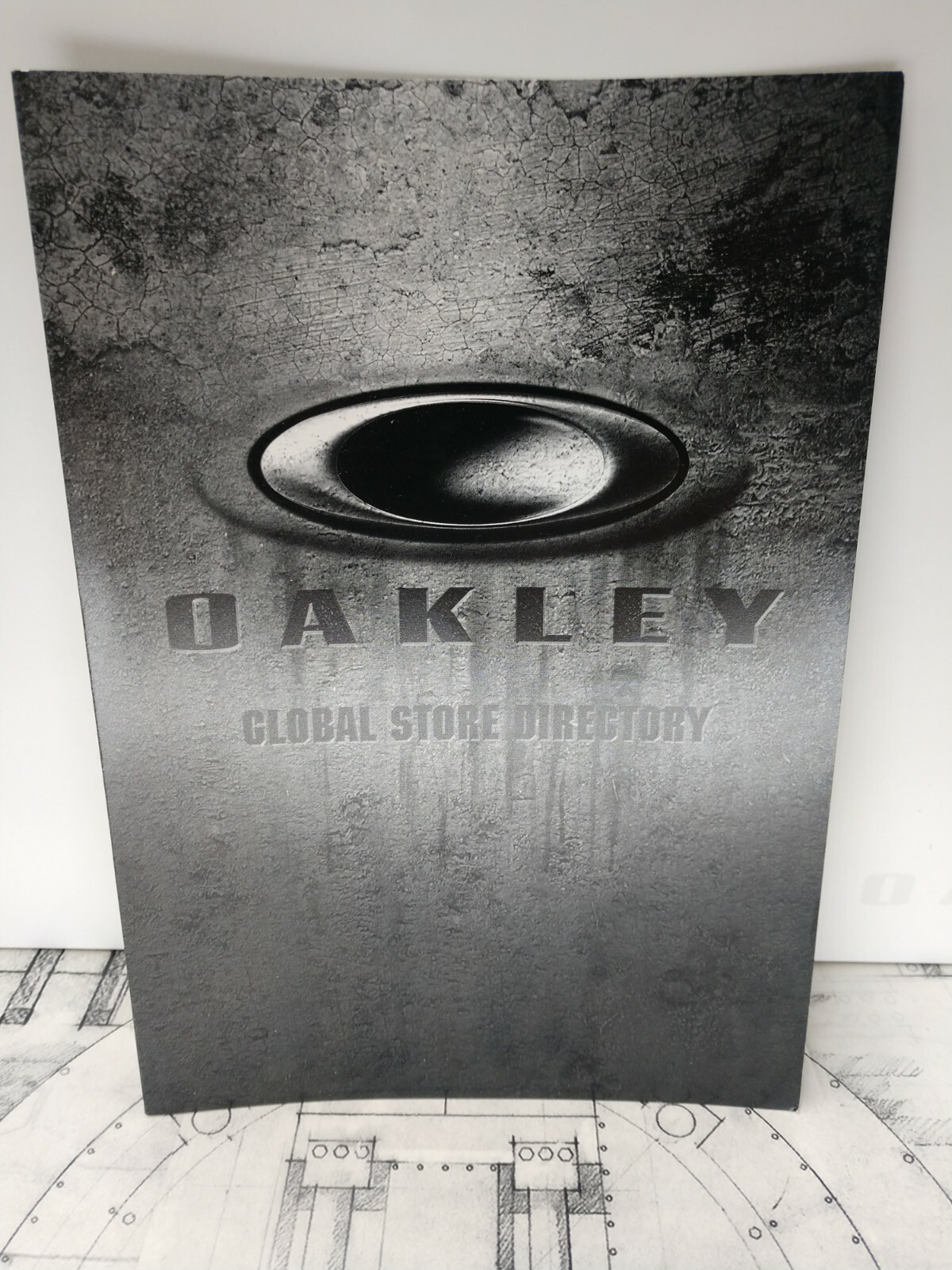Oakley 2010 Global Store Directory 