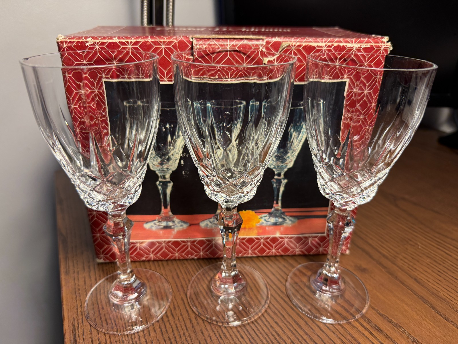 Nobility Crystal d’Adriana Crystal Wine Glasses Set of 6 DECORATIVE VINTAGE CUPS