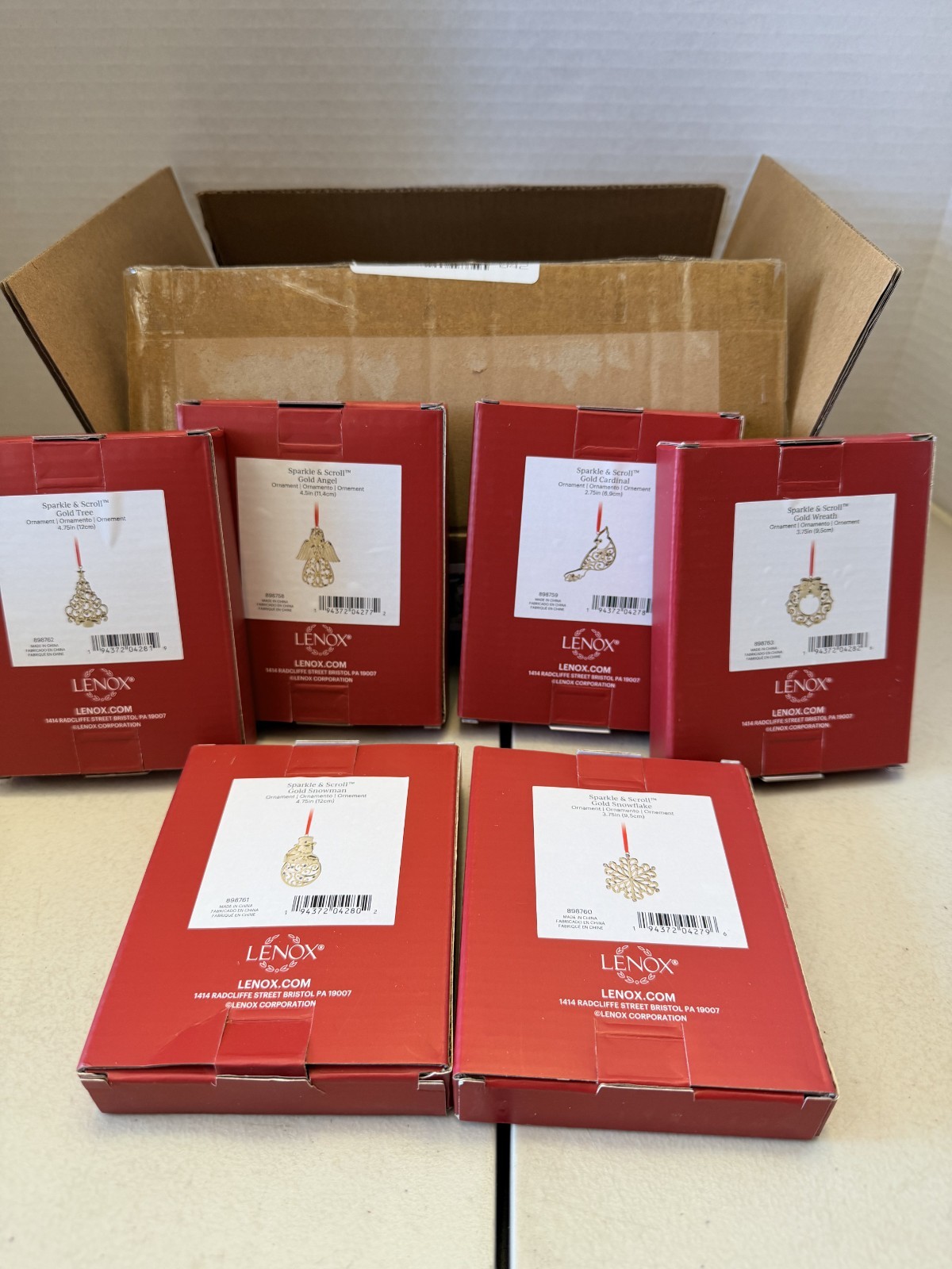 LOT 6 piece Lenox sparkle & scroll ornament set Gold color
