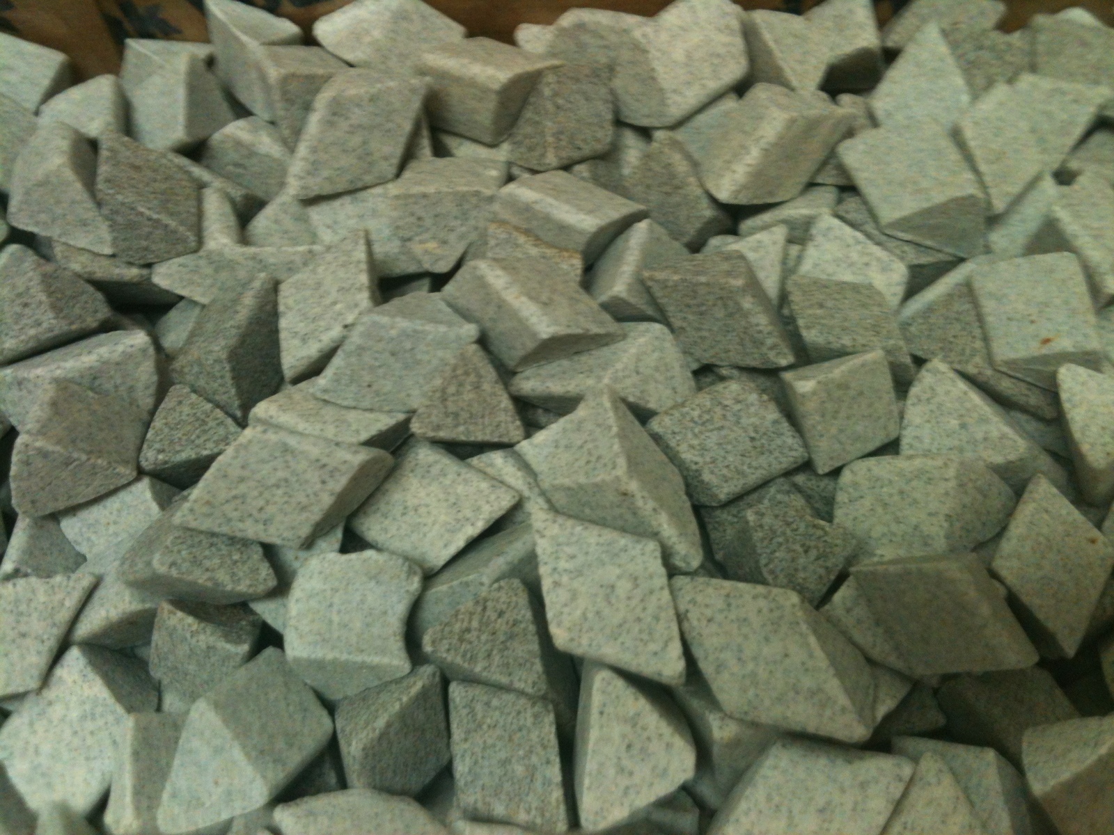 CERAMIC TUMBLING MEDIA 3 pounds of 3/8