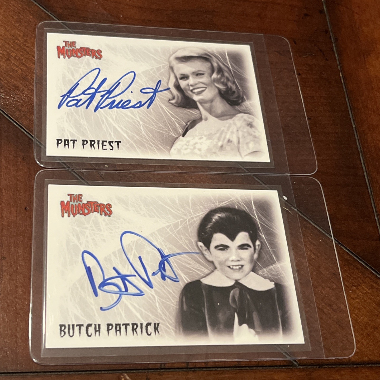 Munsters 2005 Butch Patrick as Eddie Pat Priest as Marilyn Autograph Cards A1 A2