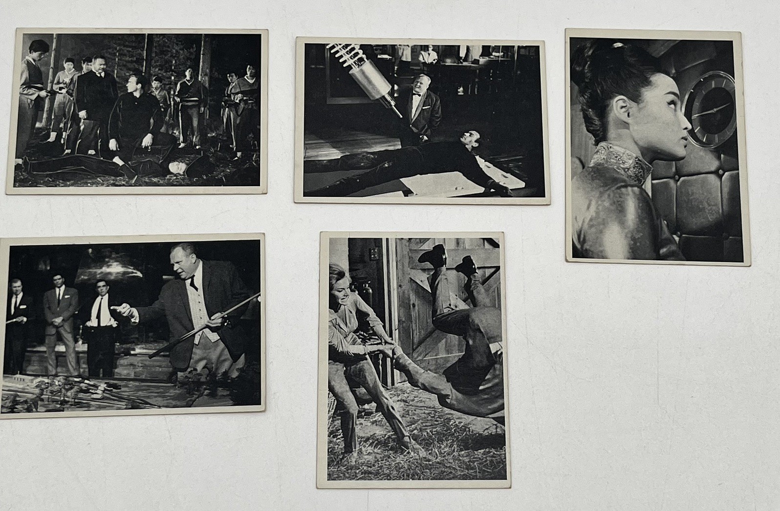 1965 James Bond 007 Gildrose trading cards Lot8 Read Description See Pics