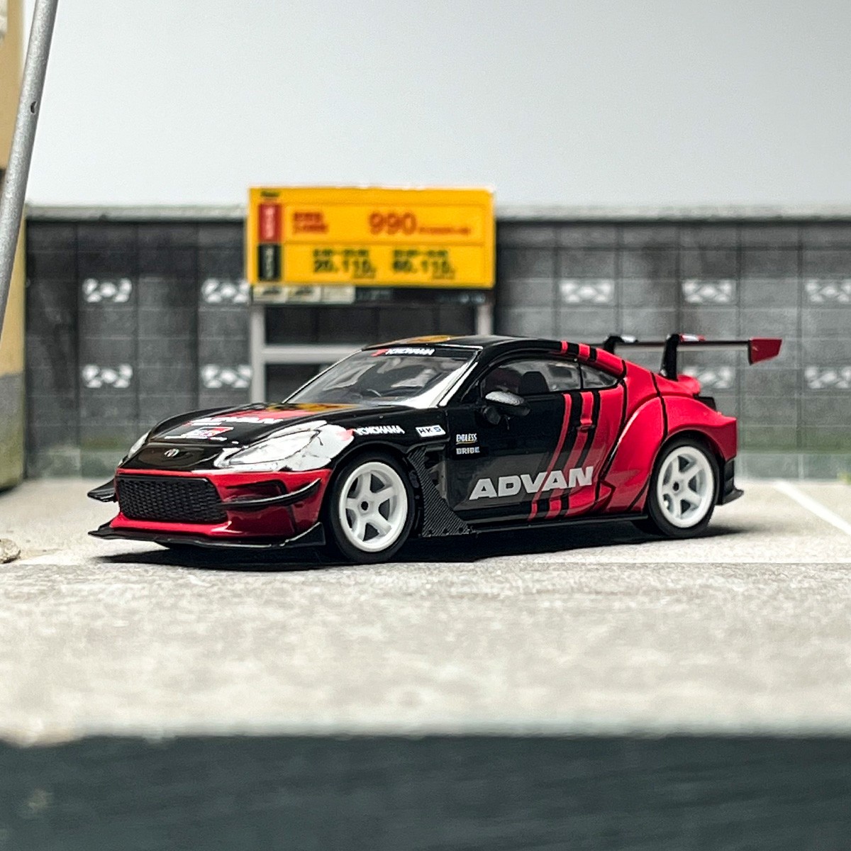 HKS Tuned Monster: 1:64 GR86 Type R Model with Advan Racing Livery