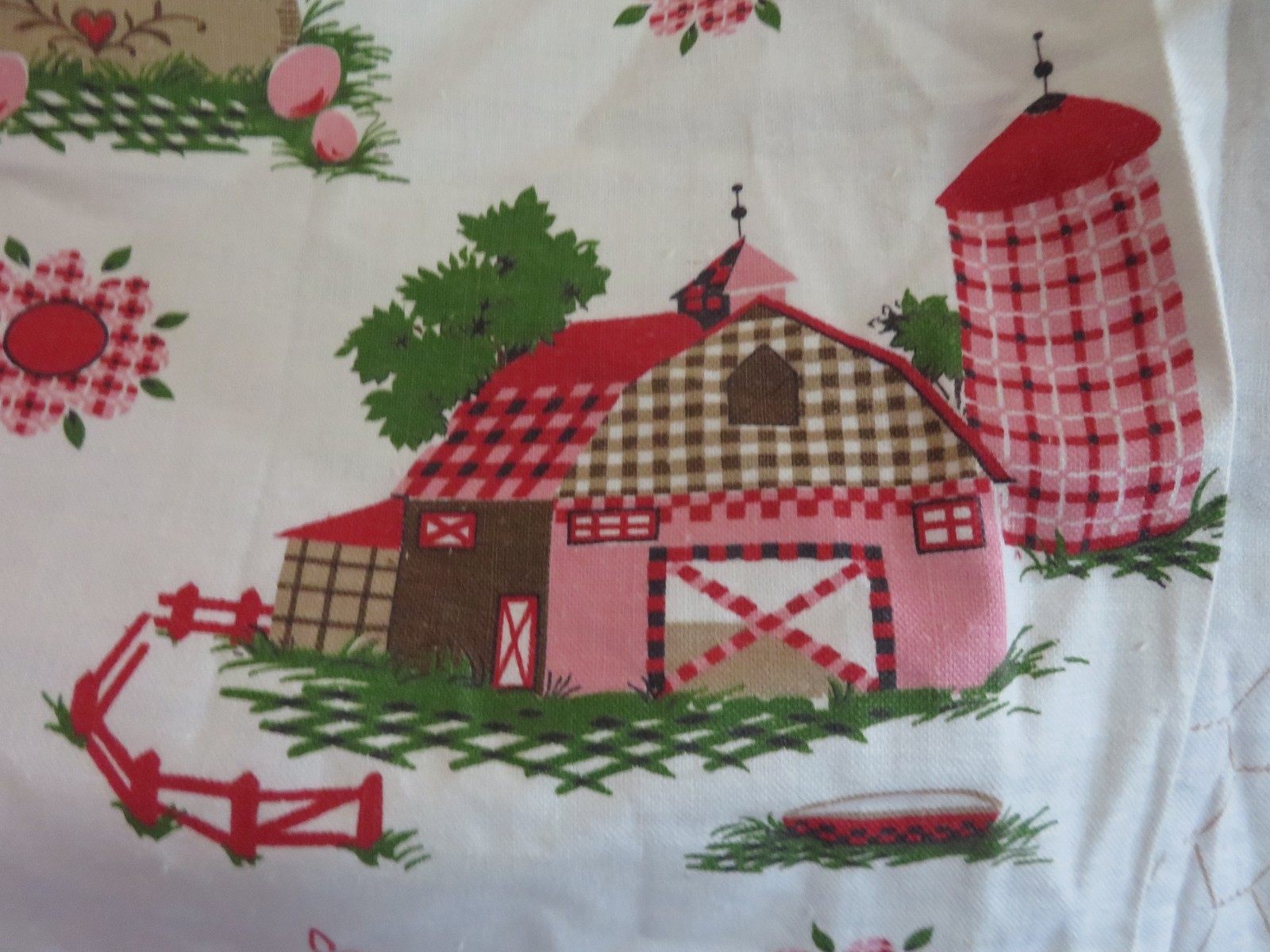 Amazing NEVER USED Vintage 50's Grandma Moses style Country PINKS Farm Drape /s