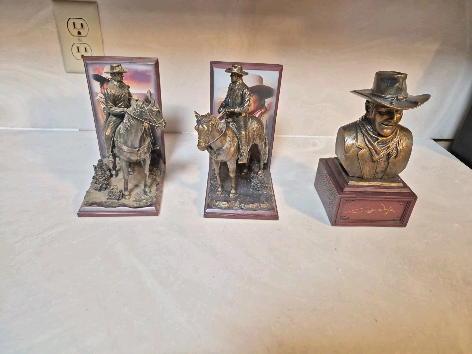 John Wayne bronz bust bookend set Bradford Exchange Spirit of West Rare 3 piece