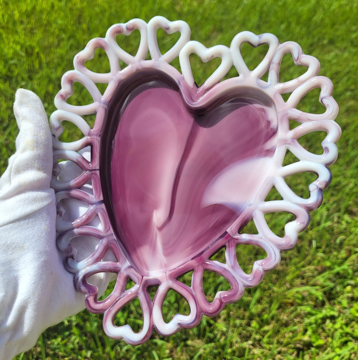Vtg. Westmoreland Glass Purple & White Slag Glass Heart Shape Dish Openwork Edge