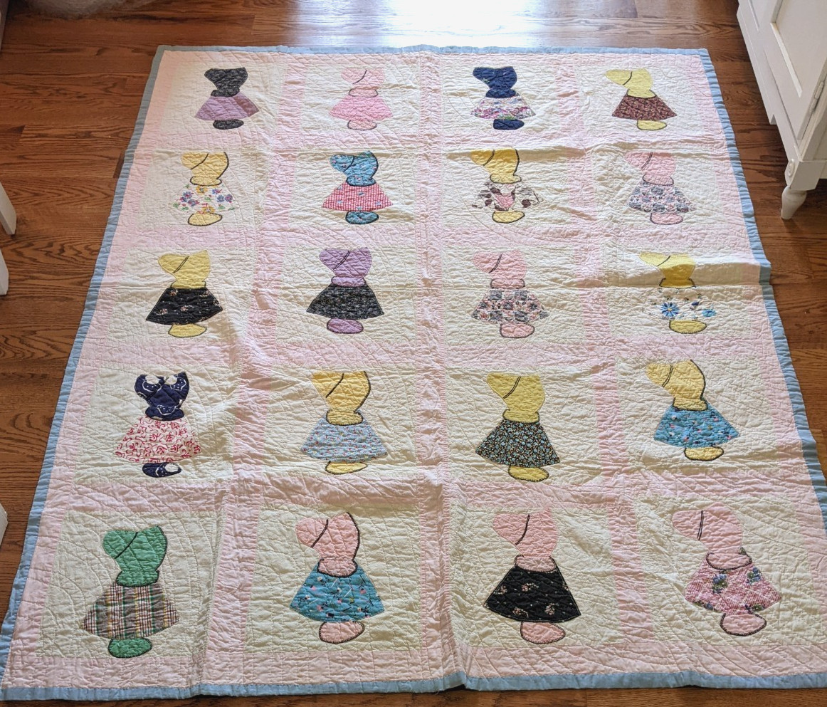 Vintage Hand Sewn Sunbonnet Sue Children\'s Quilt 57\
