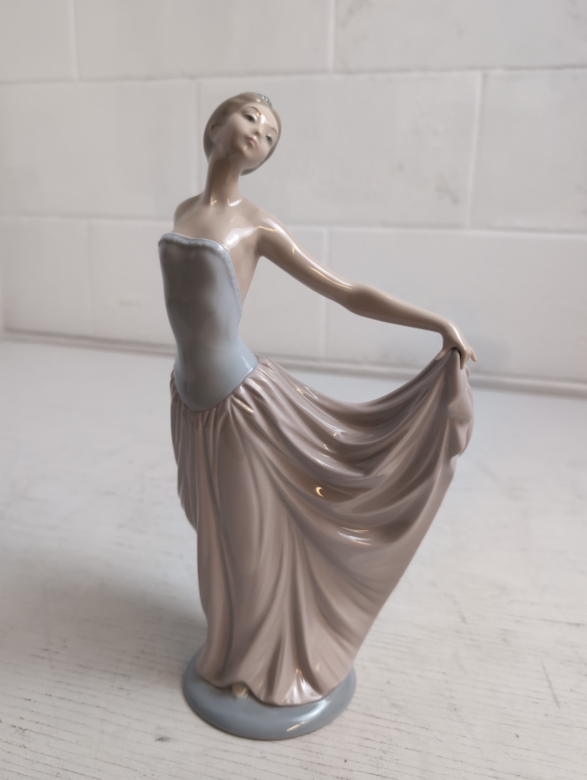 Vintage 1979 Lladro The Dancer #5050 - Retired - MINT CONDITION (No Box)
