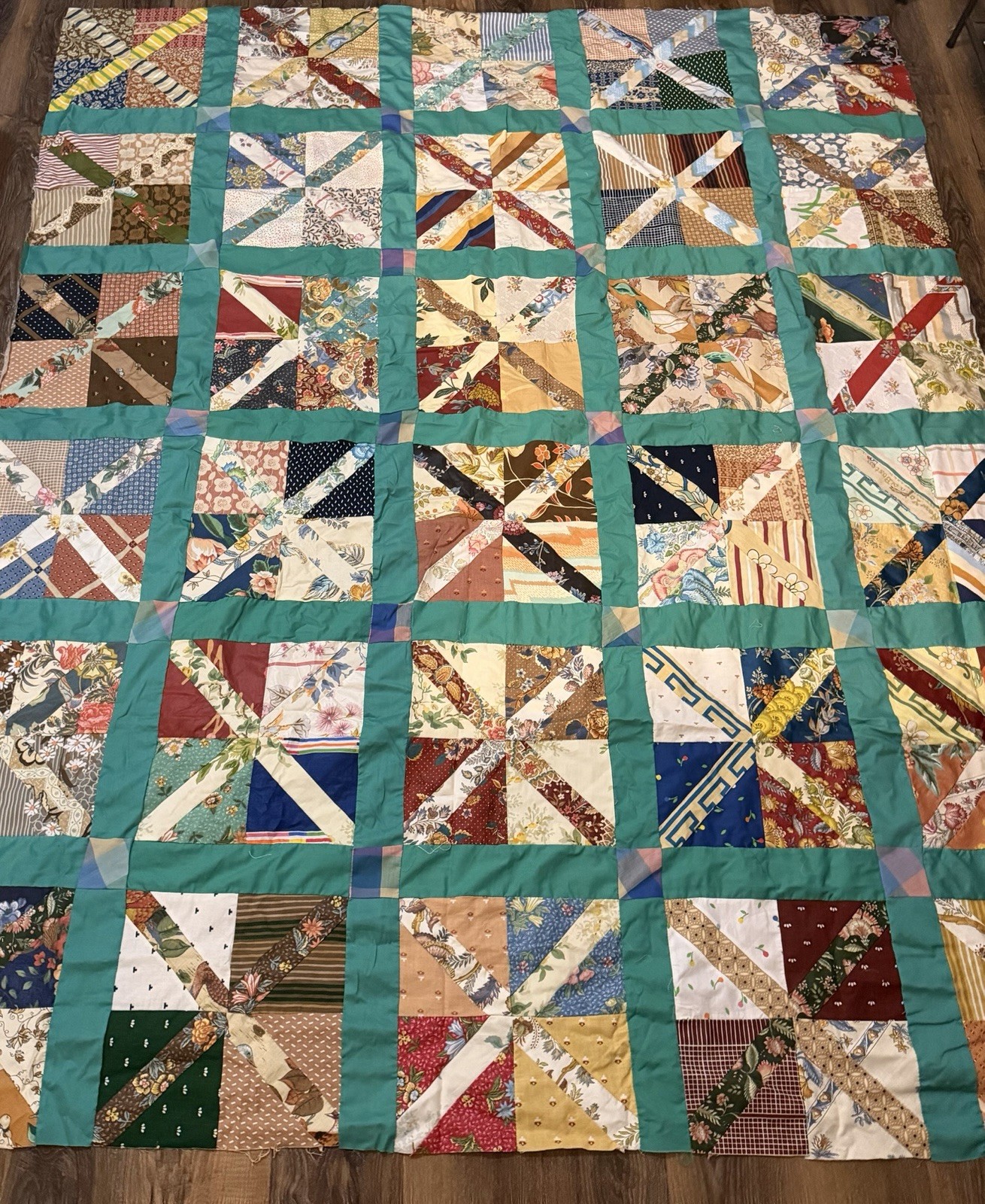 Vibrant Vintage Handmade Pinwheel Patchwork Scrap Quilt Topper
