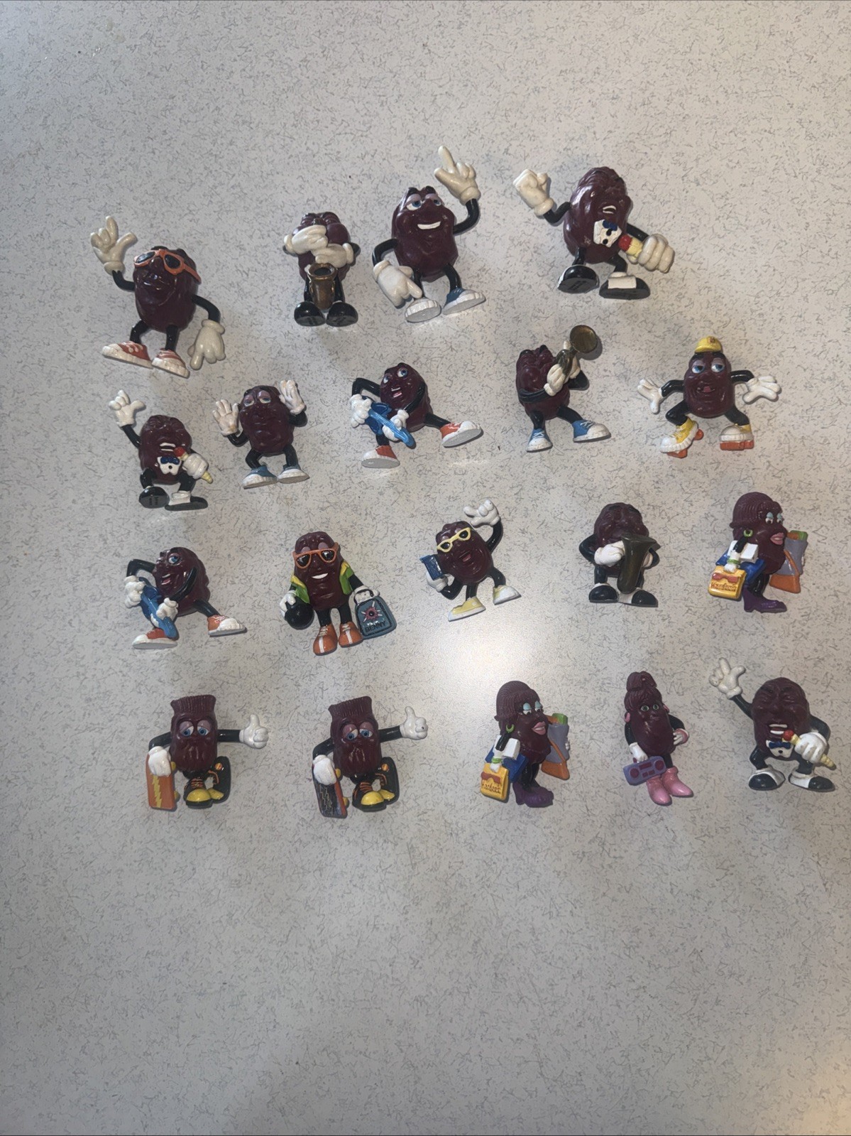 Vintage \'80s California Raisin Figures R&B Lot of 19 2” & 3” Many Rare 14.99 VG