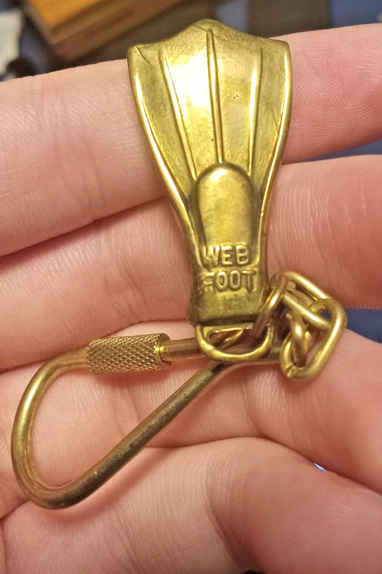 Vintage Solid Brass/Bronze Nautical Boat Divers Web Foot Keychain