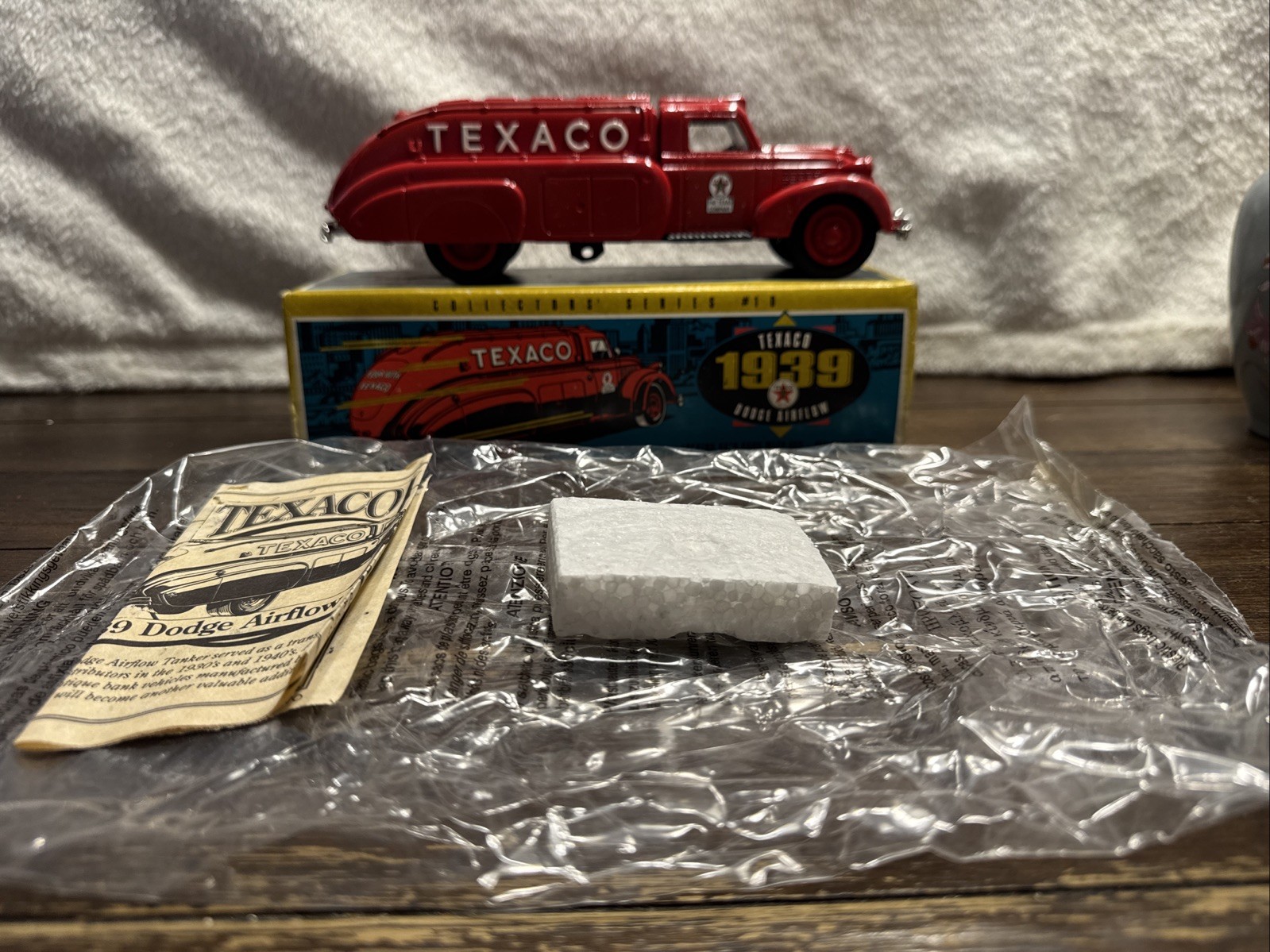 Vintage ERTL 1993 Texaco 1939 Dodge Airflow Tanker Truck Bank Collectors Series