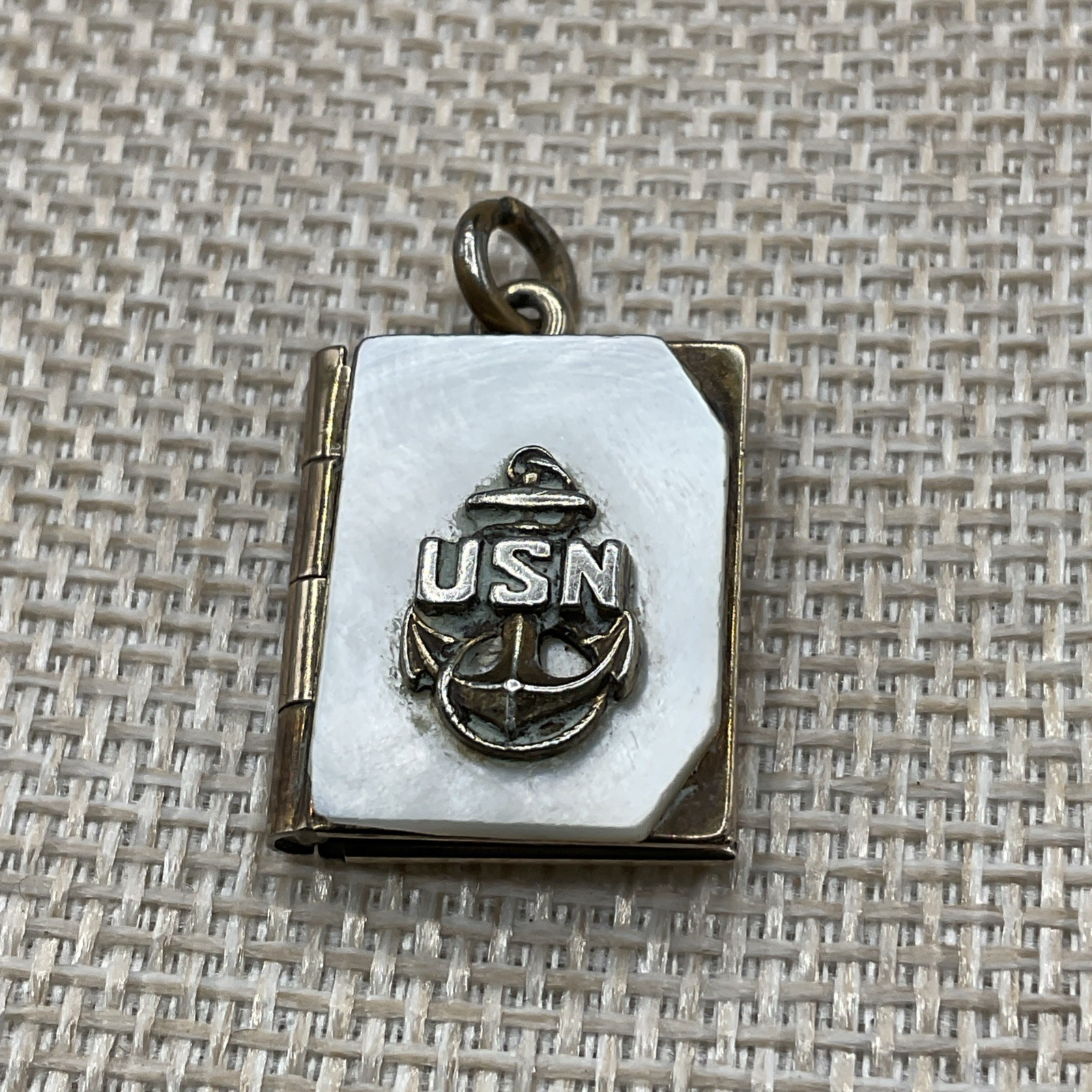 Vintage Antique WWII Sweetheart USN US Navy Locket Necklace Pendant Gold Filled