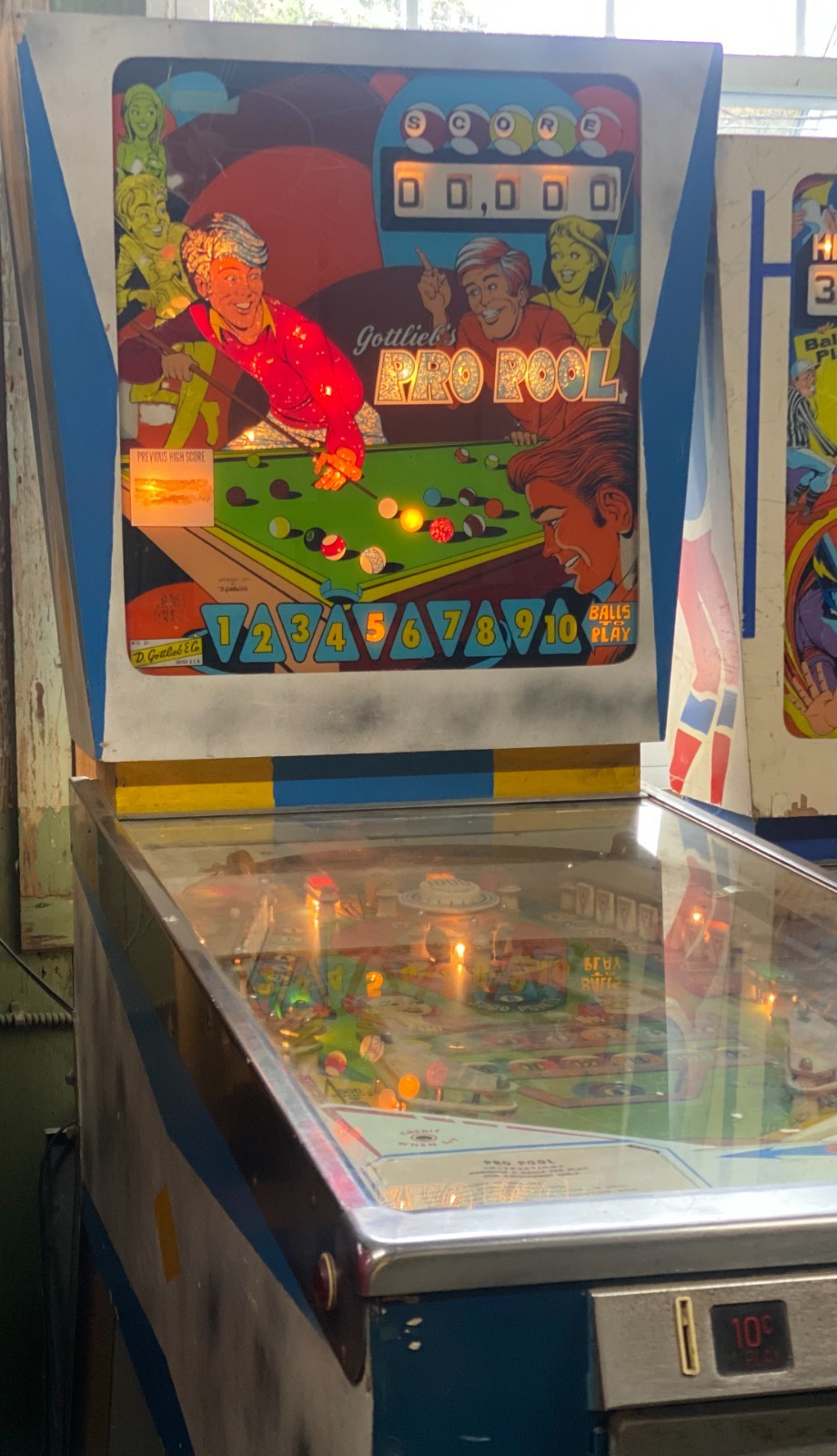 RARE VINTAGE Gottlieb's Pro Pool Pinball Machine POWERS ON