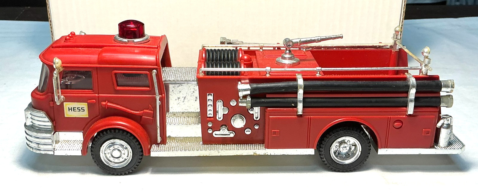 Hess Fire Truck Engine Pumper 1970  ( 114 )