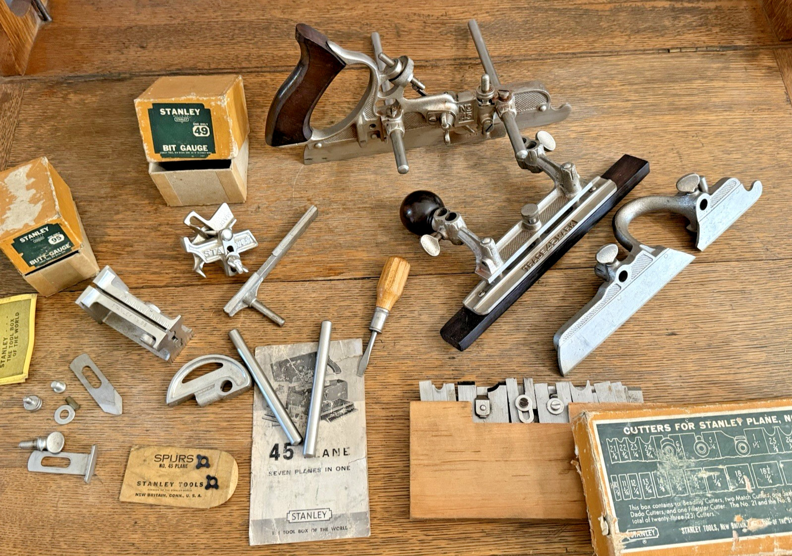 Vintage Stanley No 45 Combination Plane Excellent cutters spurs bit butt gauge +