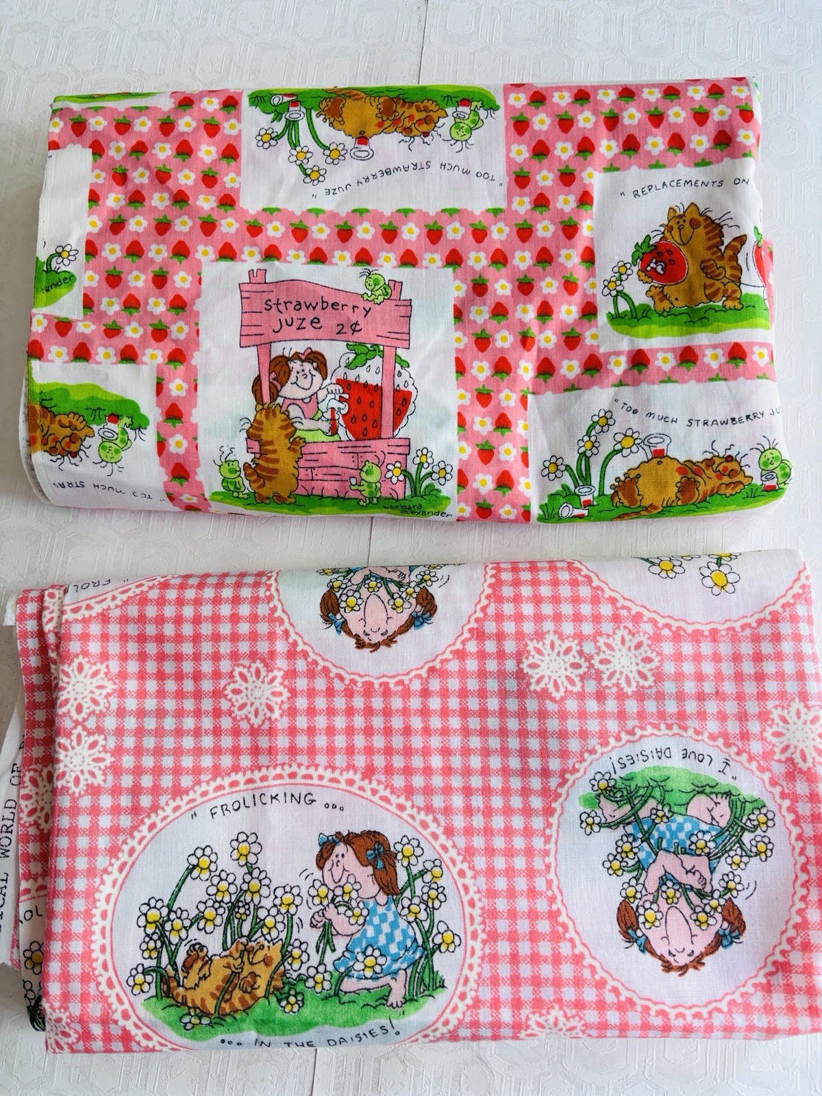 VTG BARBARA ALEXANDER GIRL&CAT PINK DAISIES STRAWBERRY JUZE PRINT REMNANT FABRIC