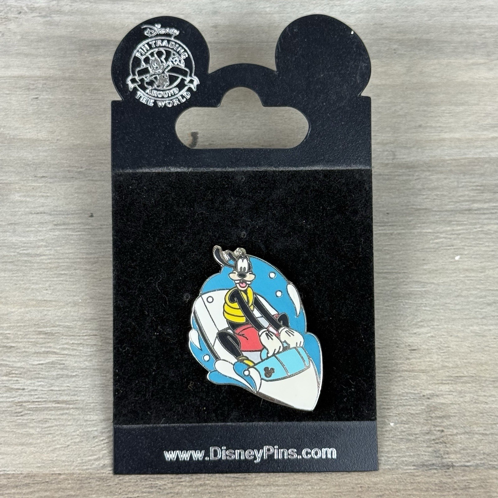 WDW Disney 2006 Goofy Recreation Boating Cast Lanyard Collection 1/5 PIN #41820