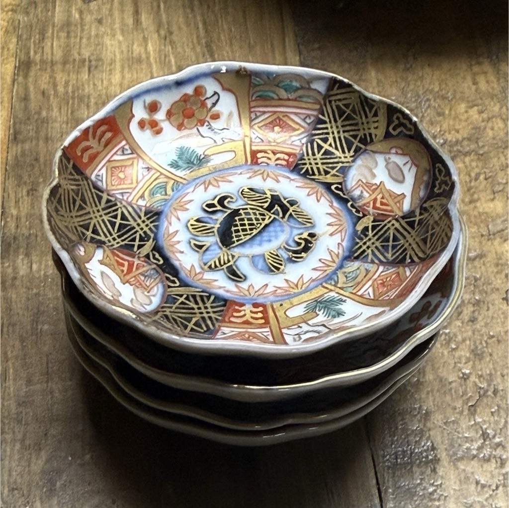 Antique Japanese Porcelain Imari Scalloped Sauce Bowls Set of 4