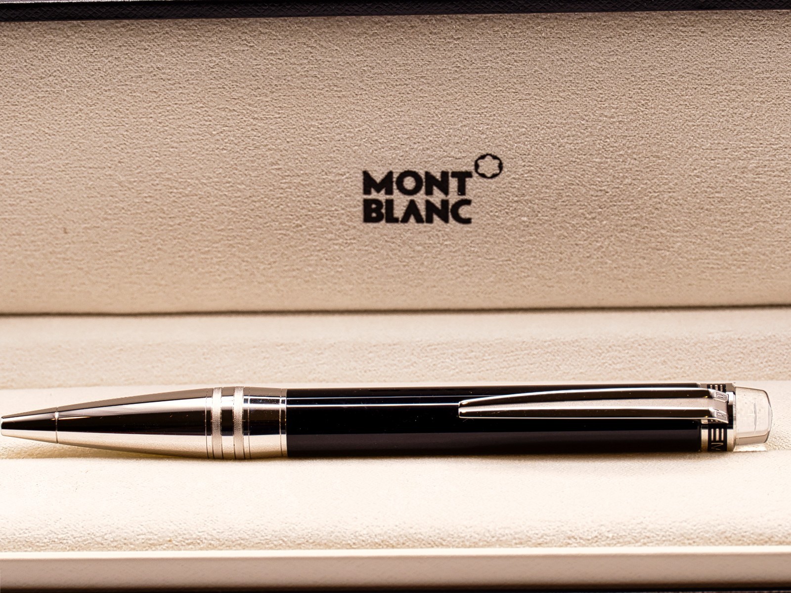 GENUINE Montblanc Starwalker Doue\' Black Resin Ballpoint Pen