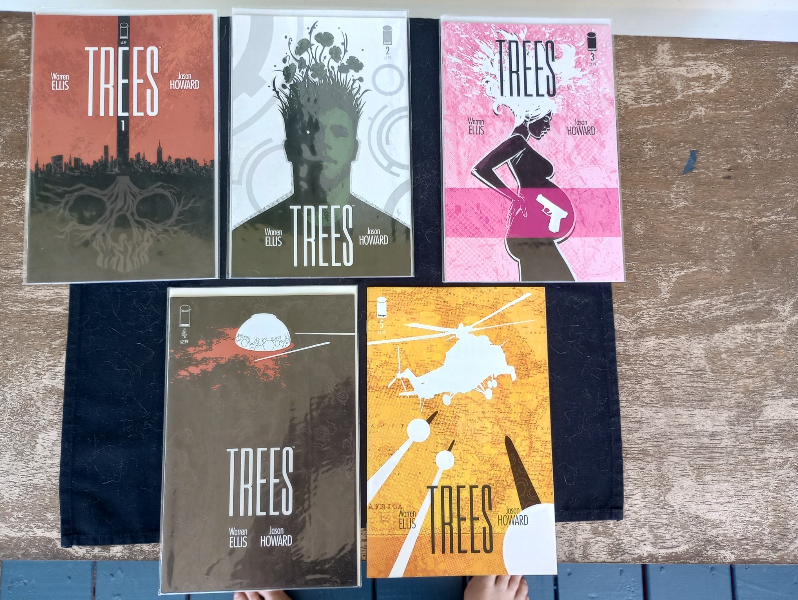 TREES, Warren Ellis , Jason Howard, 1-5 comics, nrmnt