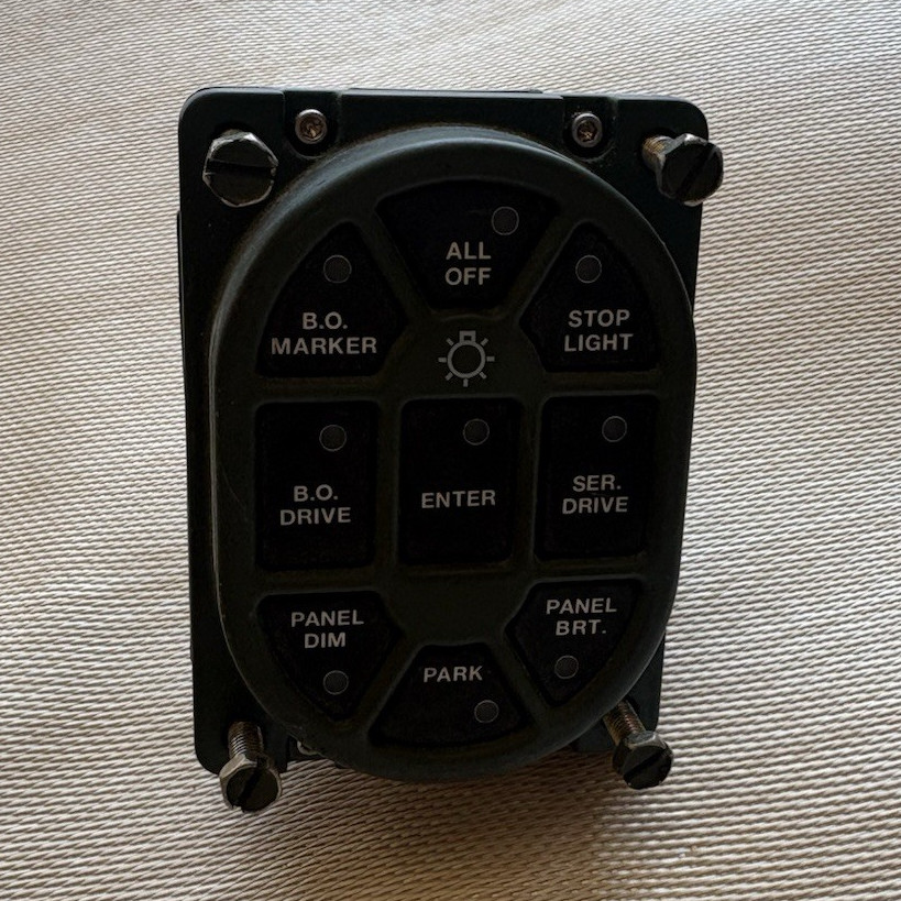 HMMWV Humvee LED Push Button Master Light Switch M998 M35A2 12484558 24V NOS