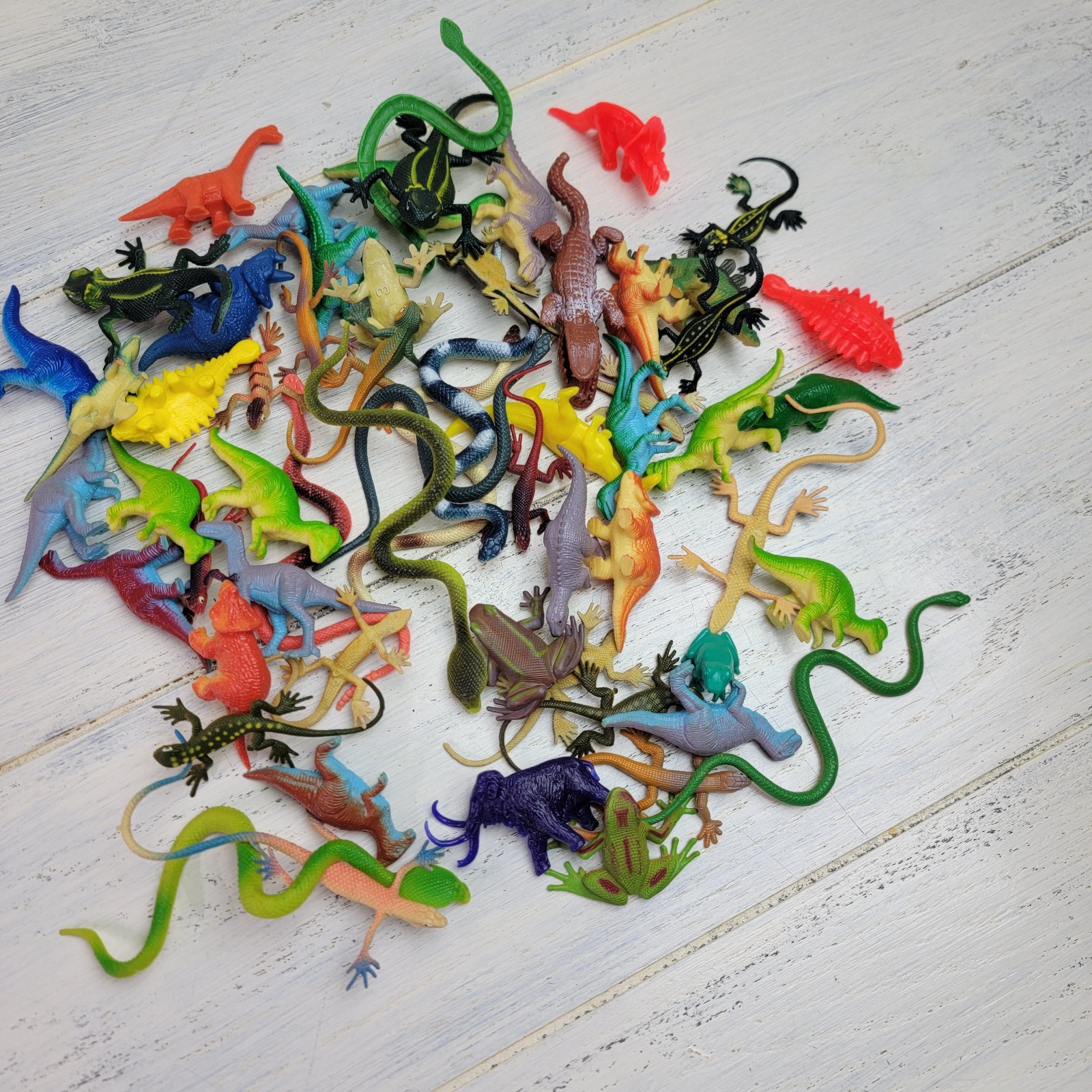 Dinosaur Lizards Snakes Toys Bundle Lot Of 60 1-3 inch 