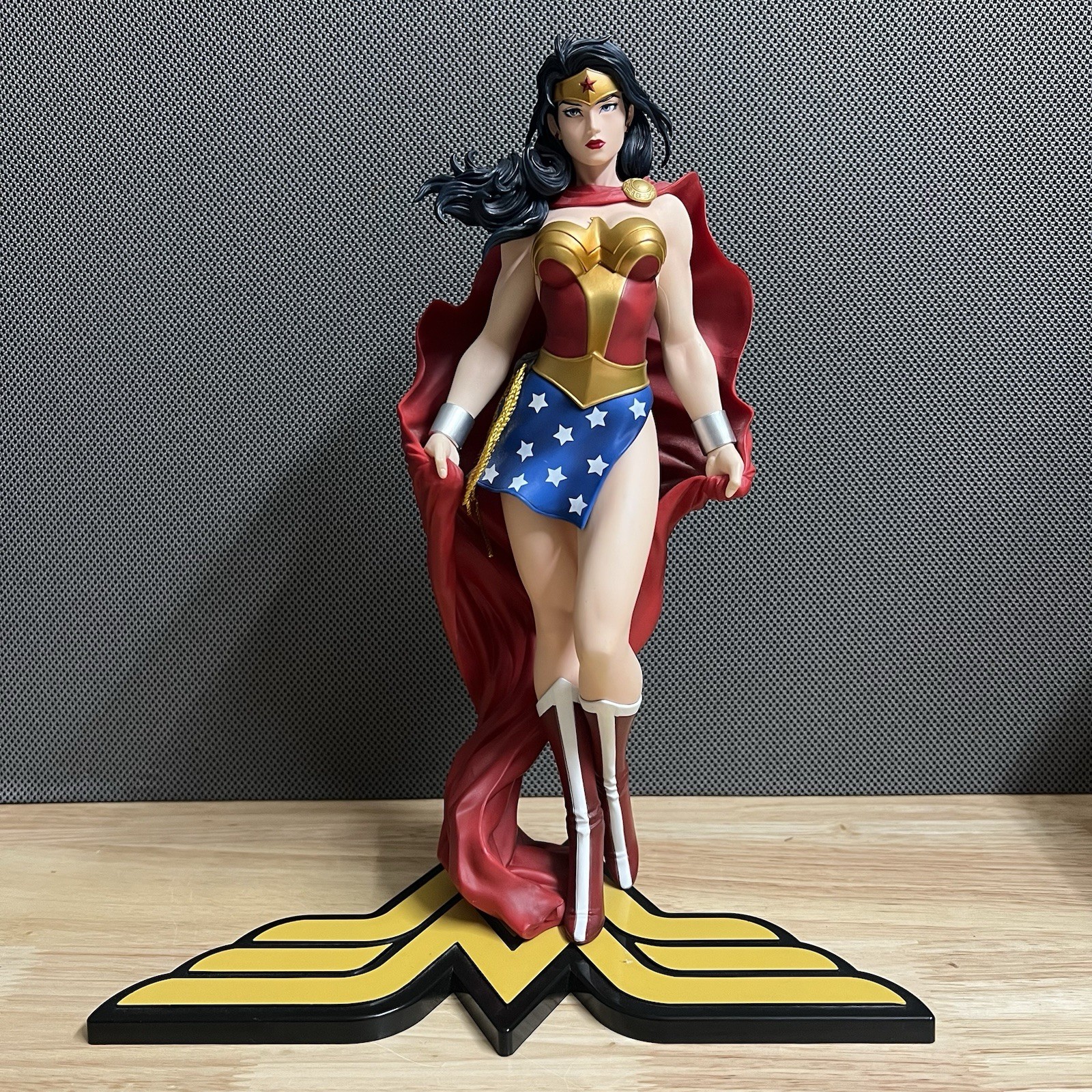 Kotobukiya DC Comics Wonder Woman ARTFX 1/6 Scale Statue – Jim Lee