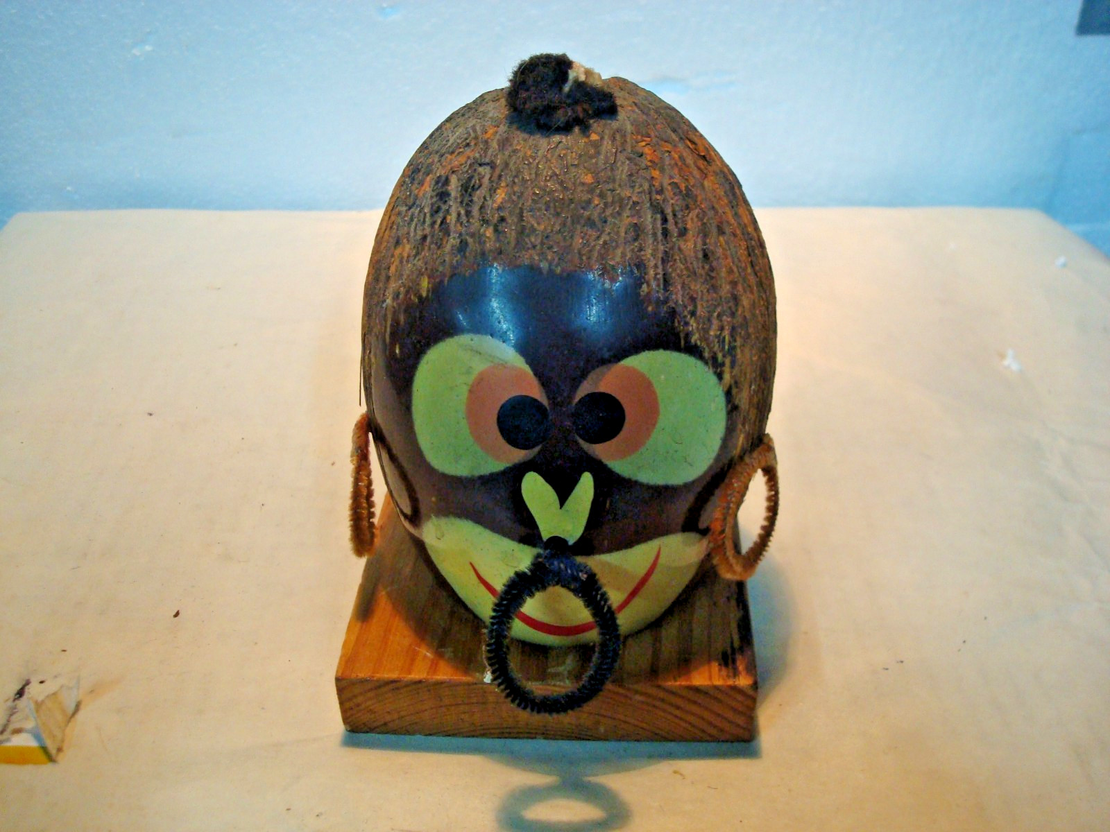 VINTAGE OLD HAND  PAINTED COCONUT HEADS FACE FOLK ART TIKI BAR coin bank