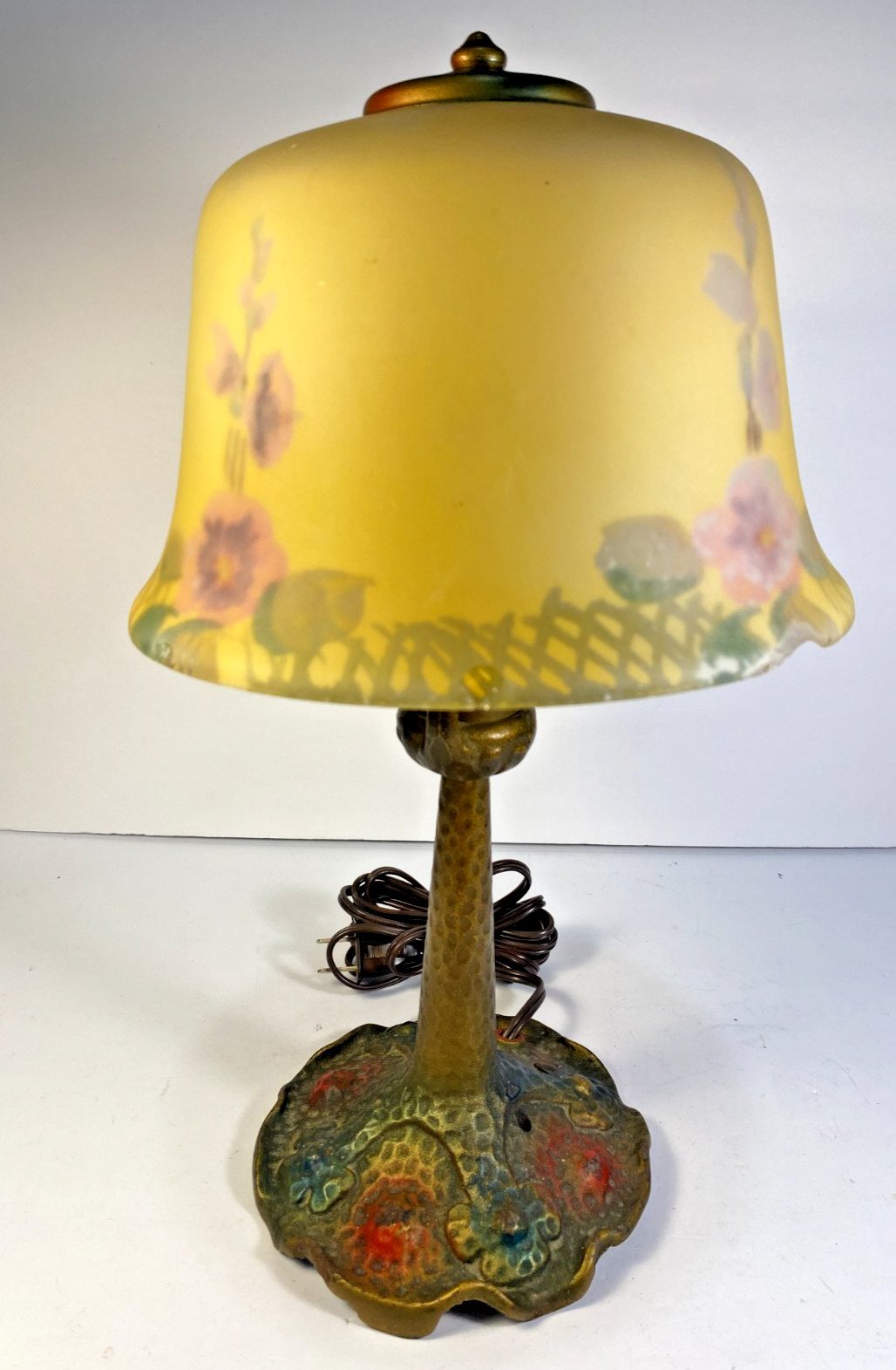 Antique Cast Iron Rose Brothers Reverse Painted Flowers Boudoir Lamp Unmarked