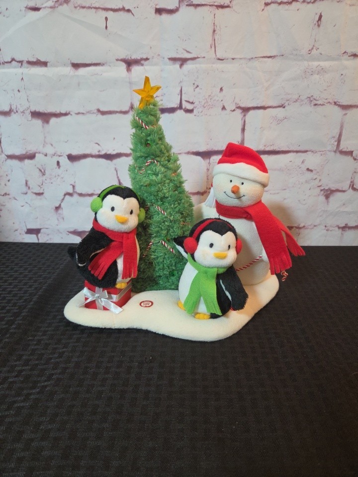 Hallmark Jingle Pals Very Merry Trio 2006 Animated Singing Snowman and Penguins