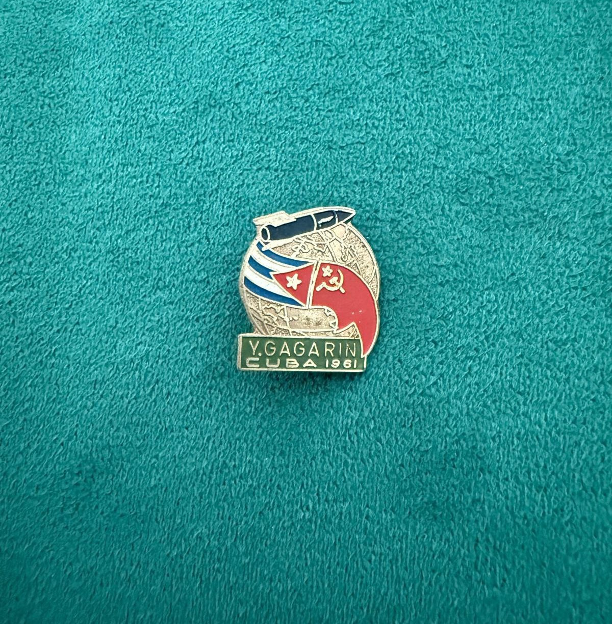 Vintage 1961 Cuba Cuban Yuri Gagarin Soviet Space Cosmonaut Enamel Pin Badge