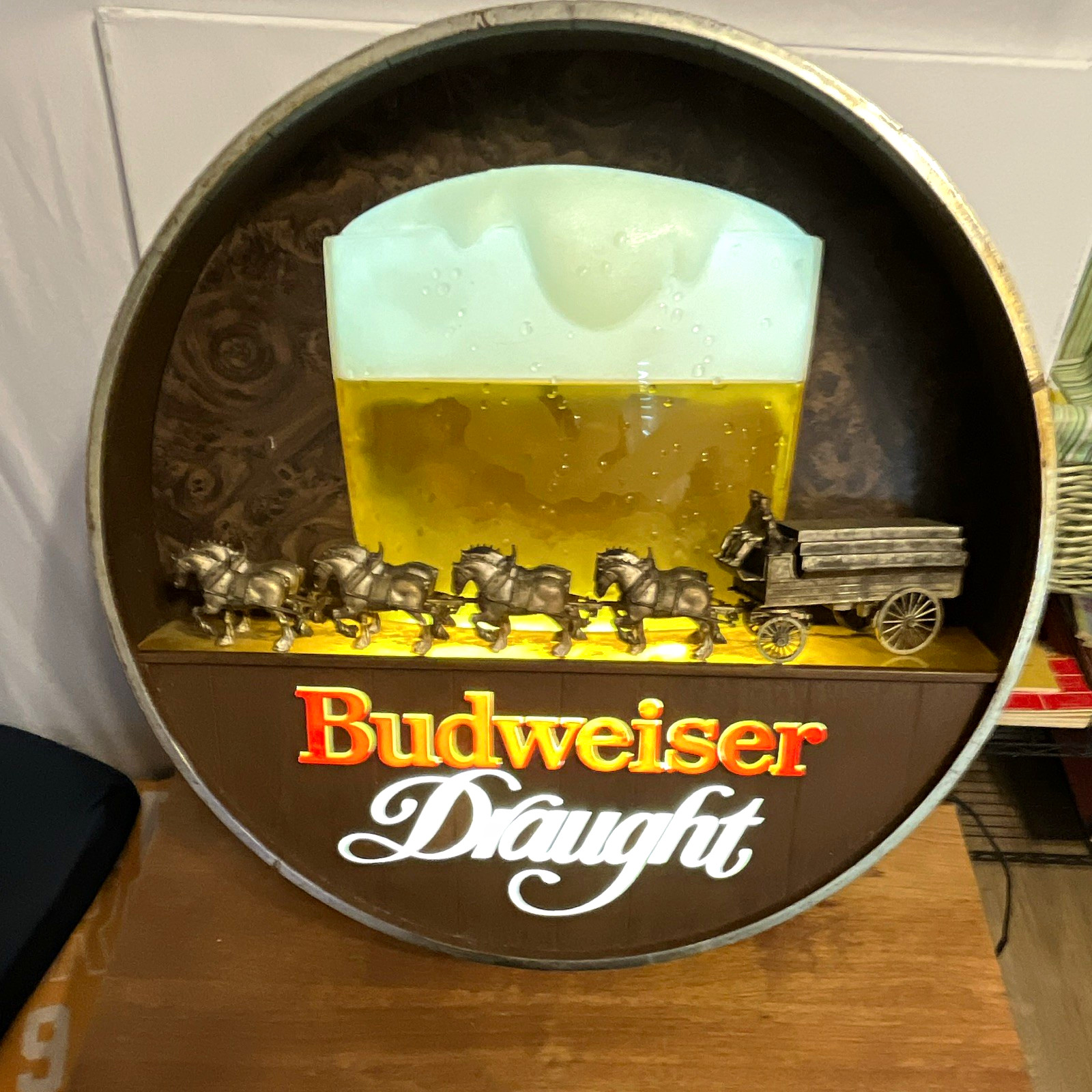 Vintage Budweiser Draught  Lighted Sign Clydesdales Beer Mug 1980’s.