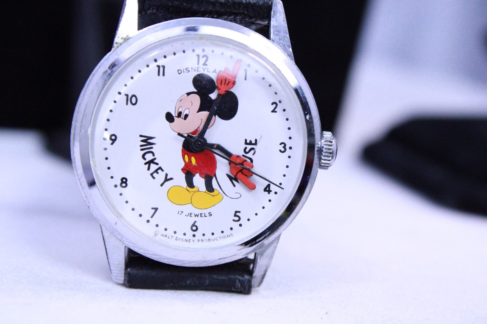 Vintage Disneylsnd  Mickey Mouse 17 Jewels Swiss Made 70s Manual Wind Up Watch