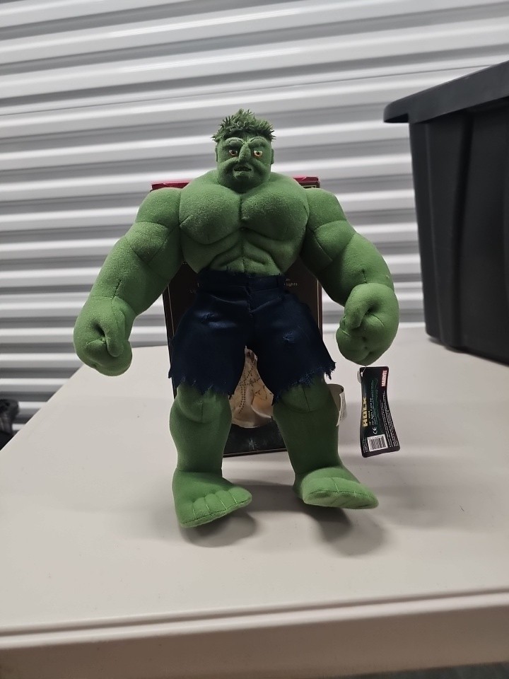 Marvel Kellytoy The Incredible Hulk Plush 2003 with tags 8 1/2