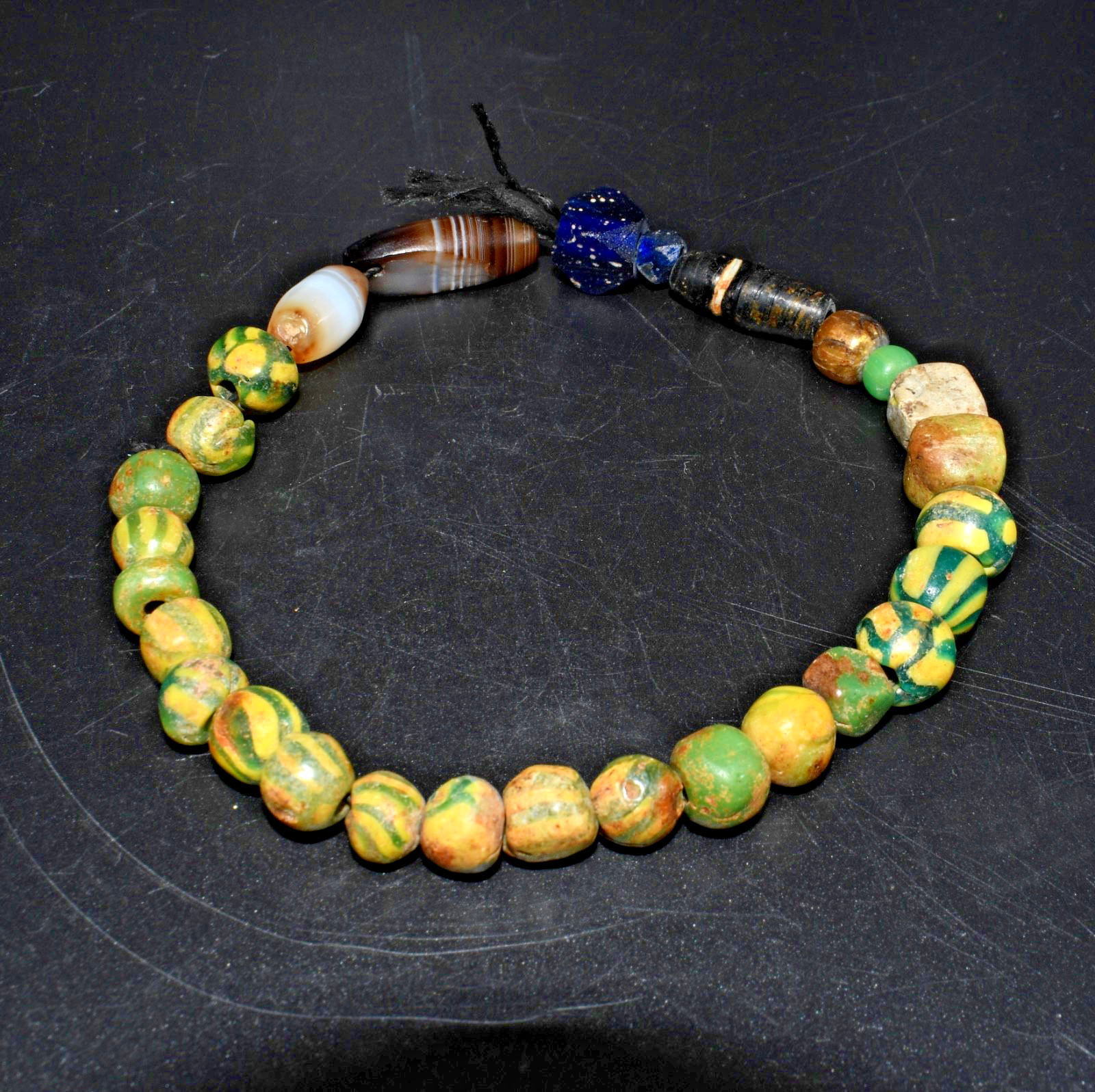 28 PIECES MIXED ANCIENT ROMAN ISLAMIC GLASS EYE BEADS STRAND AGATE AMULET LOT