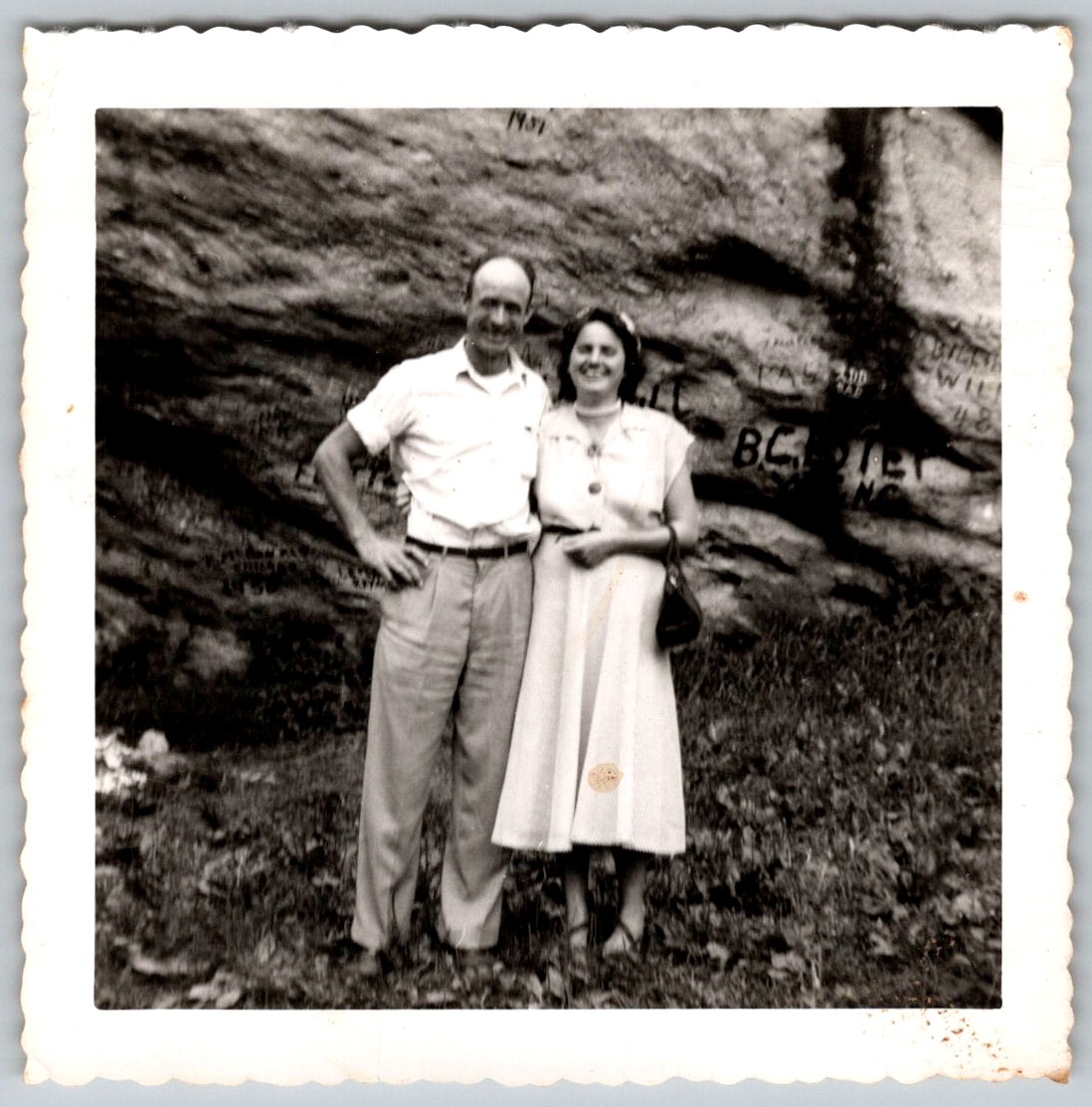 Vtg B&W Snapshot Smiling Couple Posing Outdoors By Rock Wall 1940s