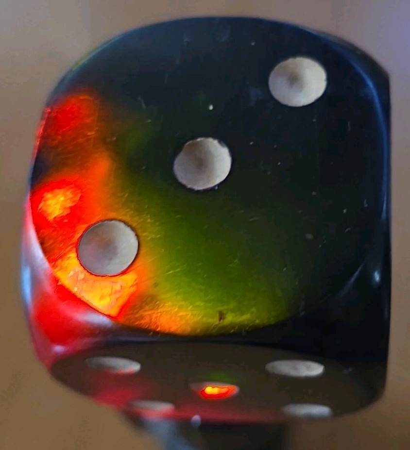Jumbo Cherry Amber Bakelite Die • 61.5g • Translucent Green Red • Color-Changing